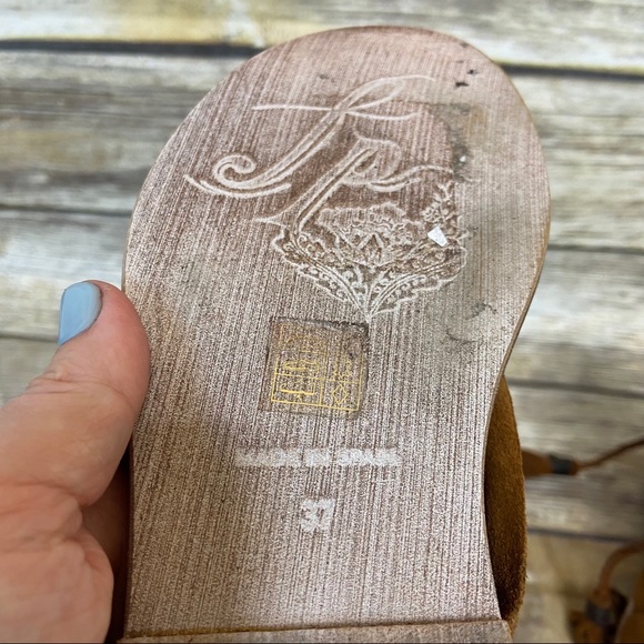 RARE Free People 37 Marlo Boot Suede Thong Sandal - Picture 9 of 9